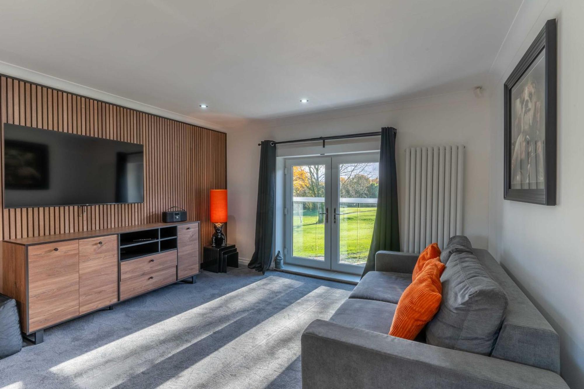 Apartment 2 The